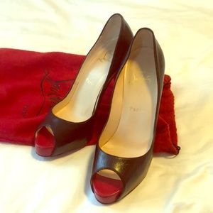 Peep toe Christian Louboutin shoes